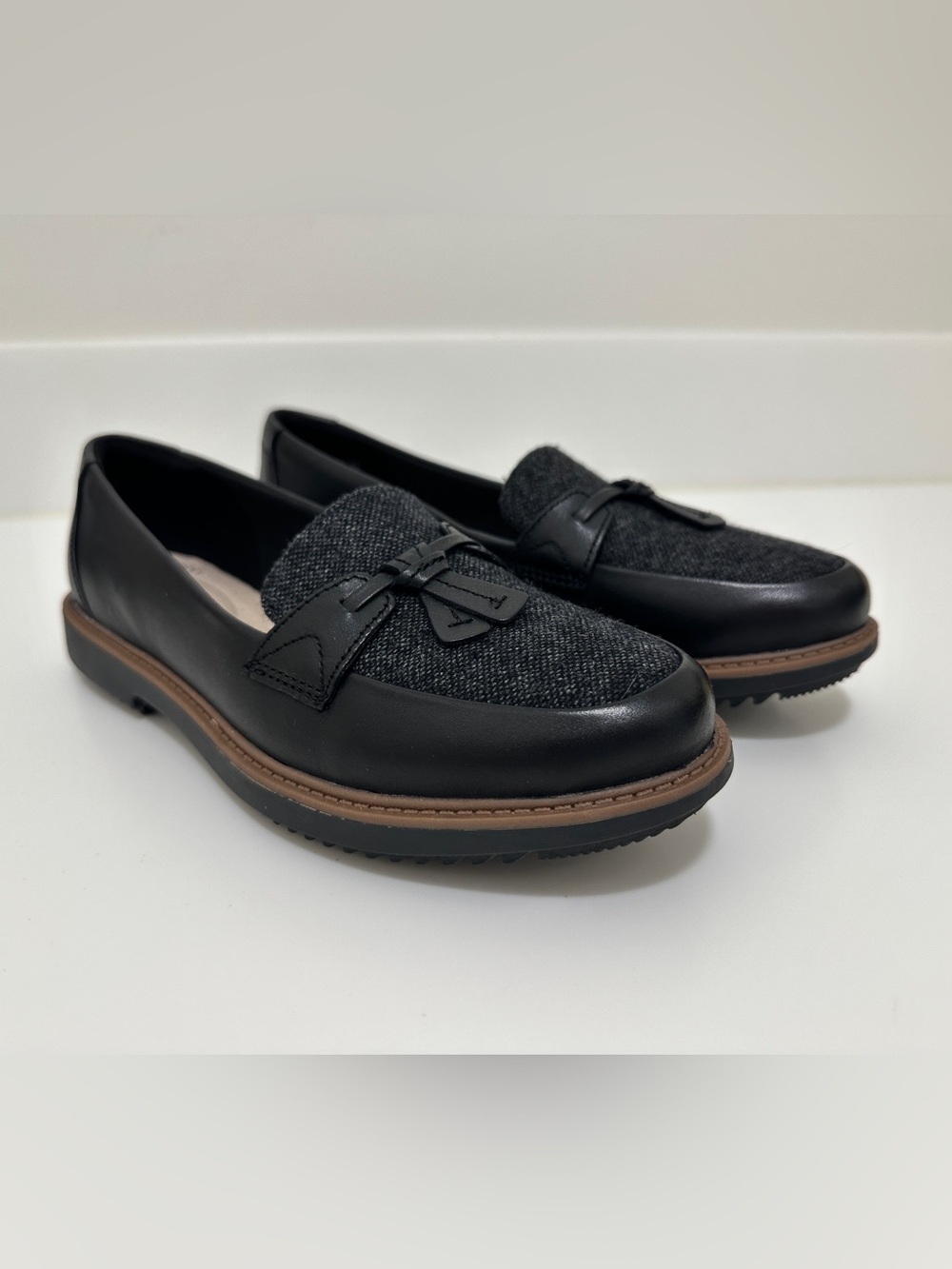 Clark’s Black Tweed & Leather Tassel Loafers - Women's 6 1/2- New